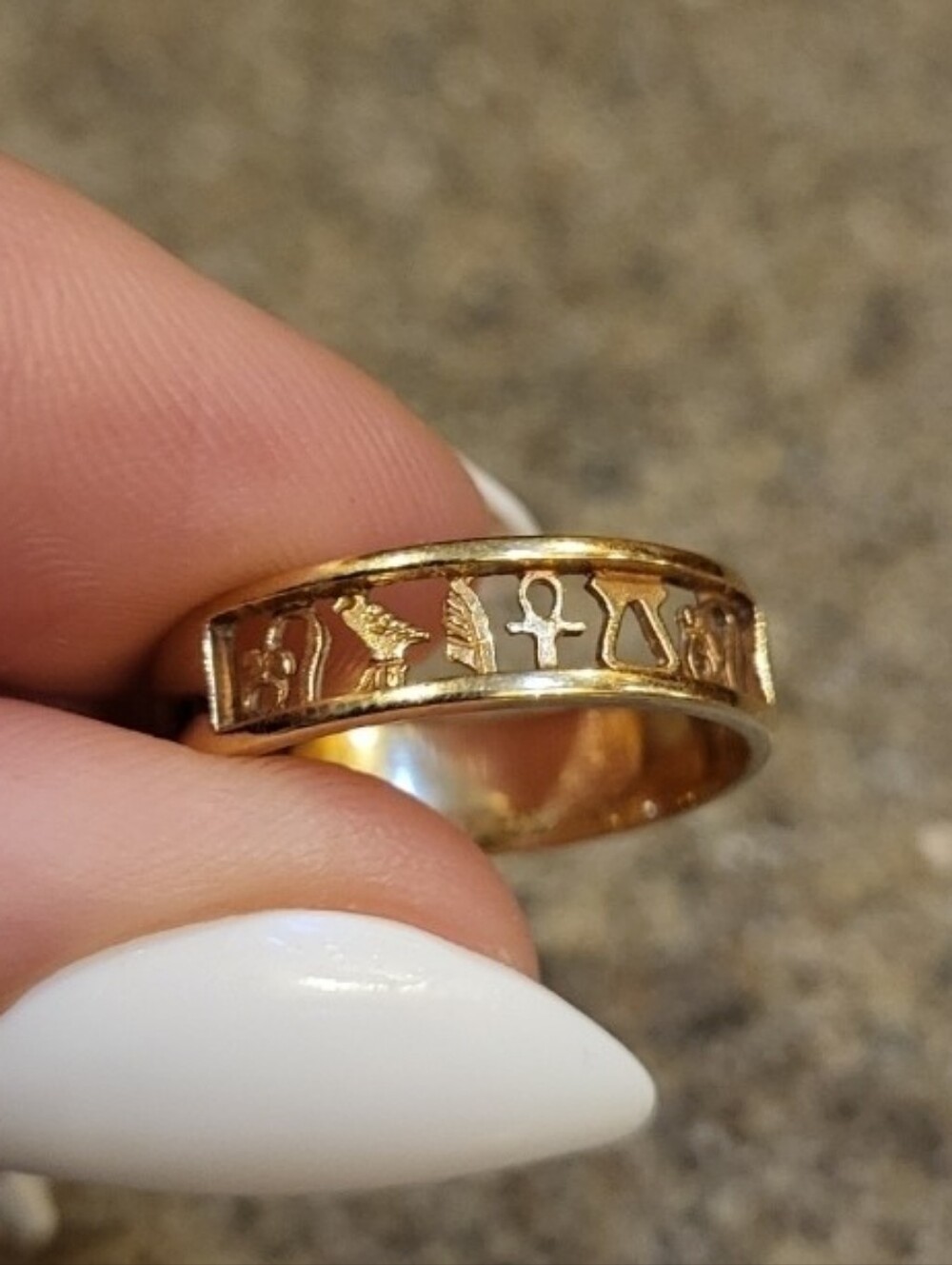 10k Solid Yellow Gold Ring Size 6.5 Egyptian Hieroglyphics Symbols 2.8 grams